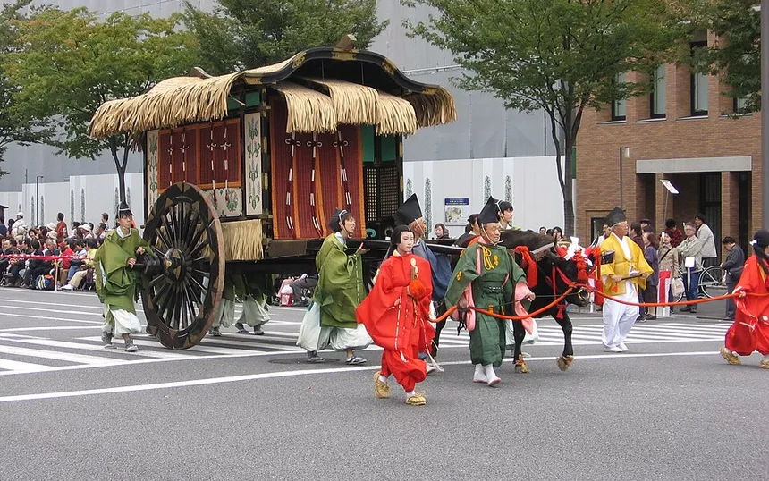 An ox carriage and courtiers in the Jidai Matsuri procession